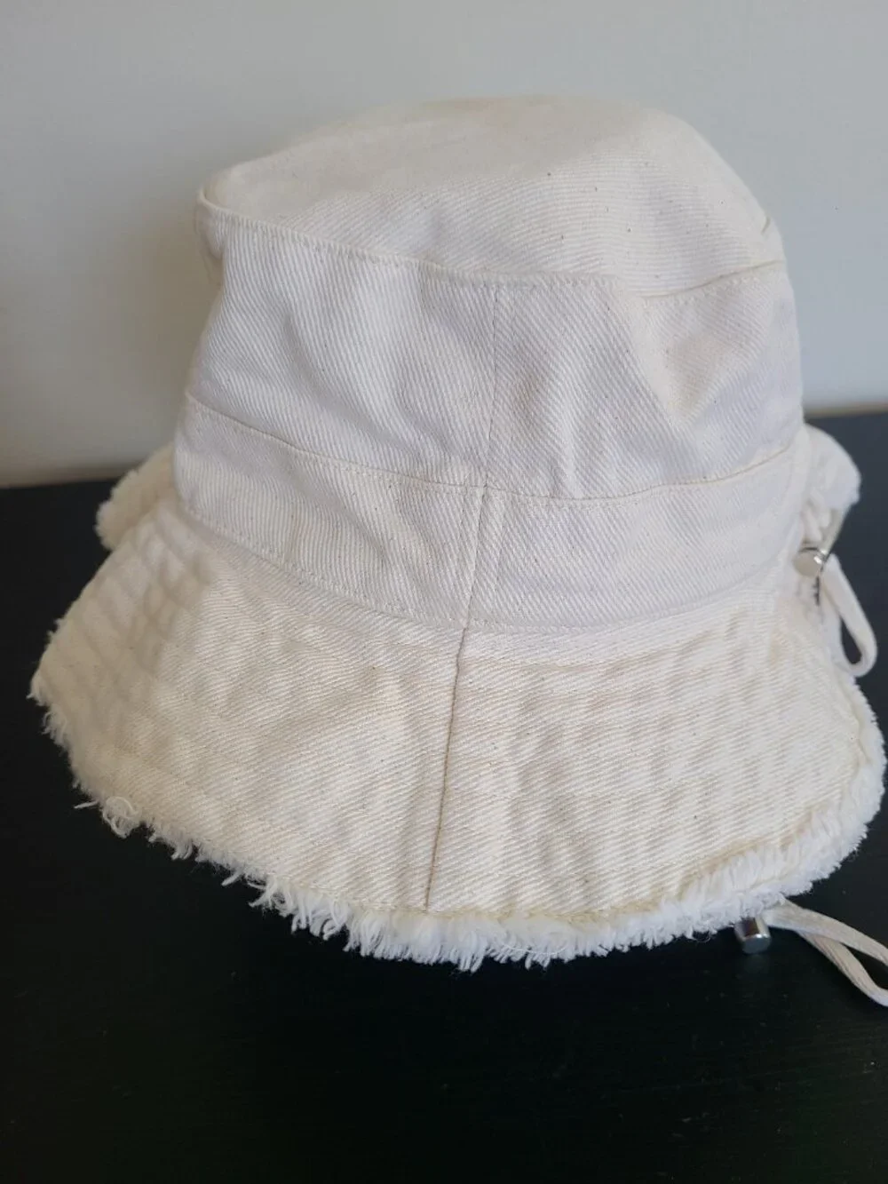 Jacquemus Le Bob Artichaut Bucket Hat Off White